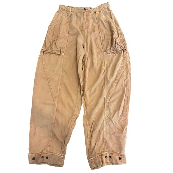 URBAN OUTFITTERS Camel Loose Fit Baggy Pants Women size 6 - Picture 1 of 8